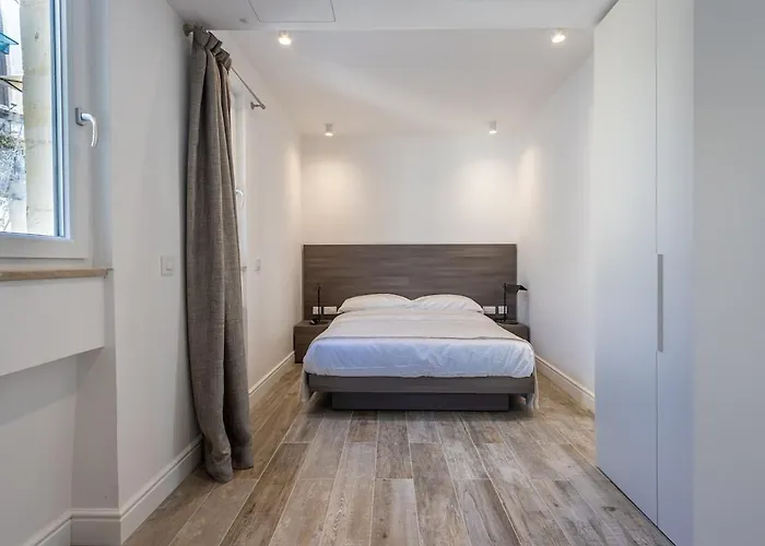 Apartment Old Theatre - Maddalena Valletta